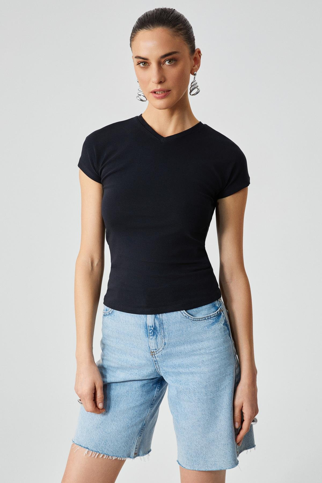 MARTA Kadın Yuvarlak Yaka Kısa Kol Slim Siyah T-Shirt