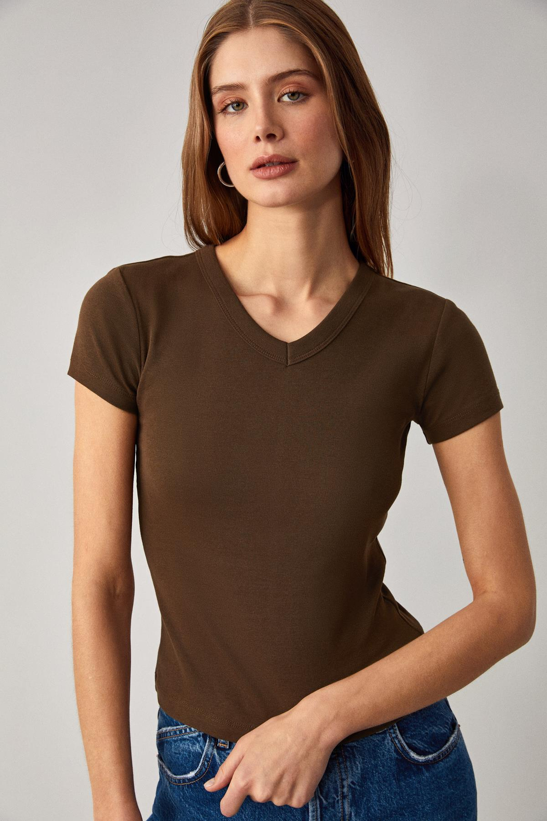 MASROUTI Kadın Slim Kısa V Yaka Kısa Kol Kahverengi T-Shirt