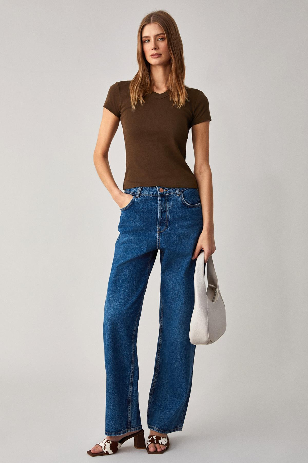 MASROUTI Kadın Slim Kısa V Yaka Kısa Kol Kahverengi T-Shirt