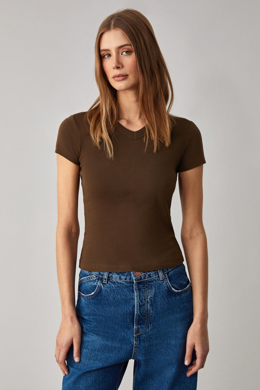 MASROUTI Kadın Slim Kısa V Yaka Kısa Kol Kahverengi T-Shirt