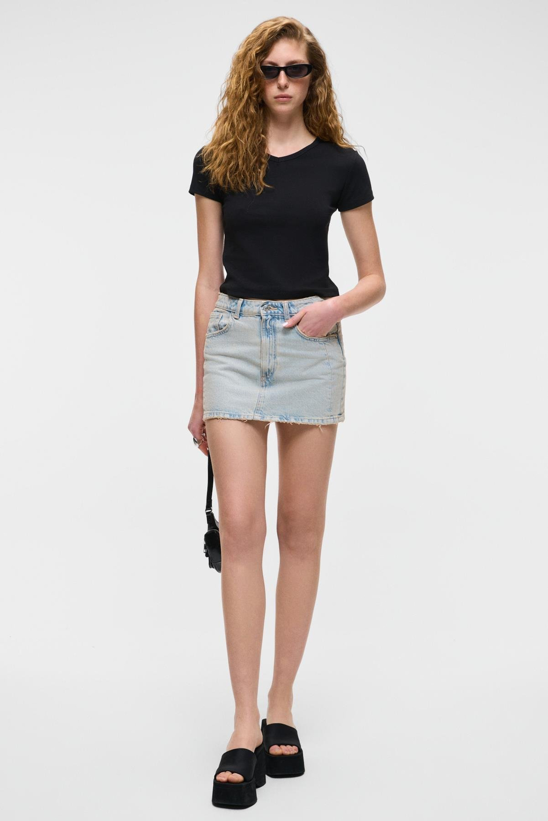 MASROUTI Kadın Slim Kısa V Yaka Kısa Kol Siyah T-Shirt