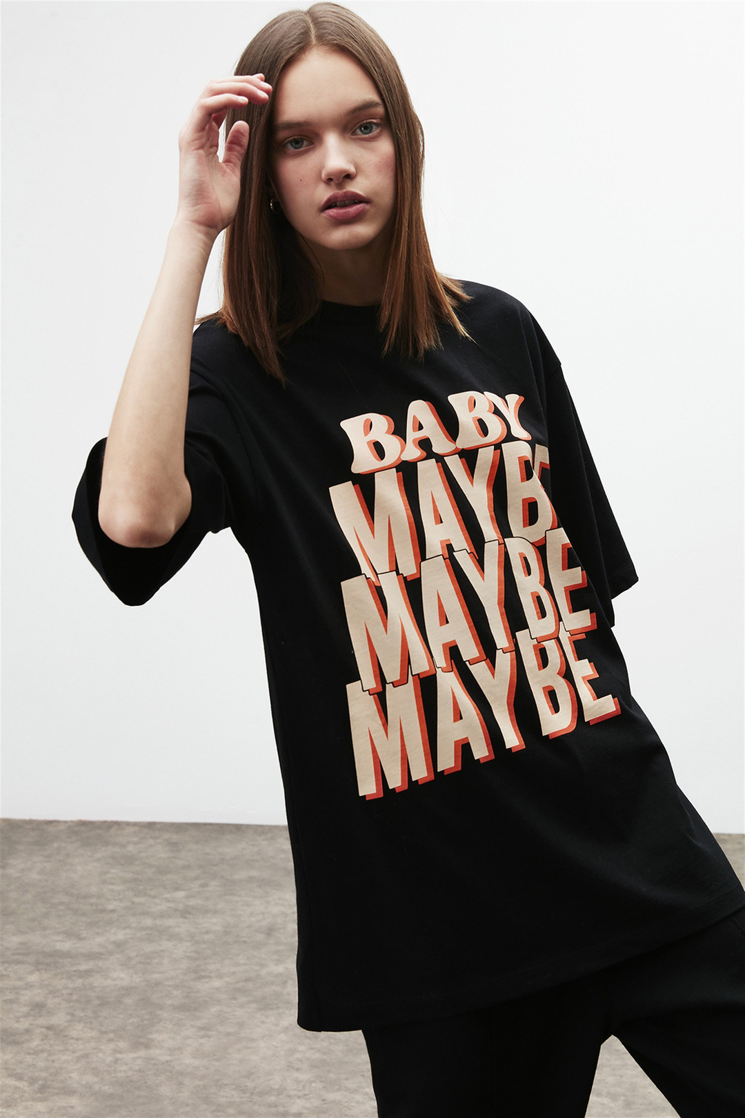 Maybe Kadın Siyah Baskılı Yuvarlak Yaka Oversize T-Shirt