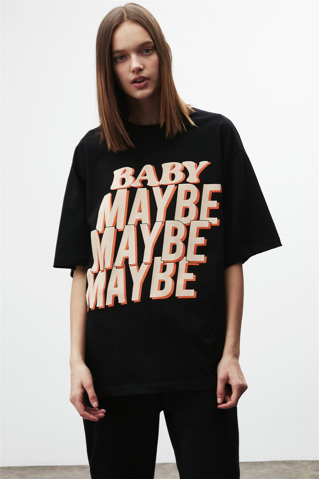 Maybe Kadın Siyah Baskılı Yuvarlak Yaka Oversize T-Shirt