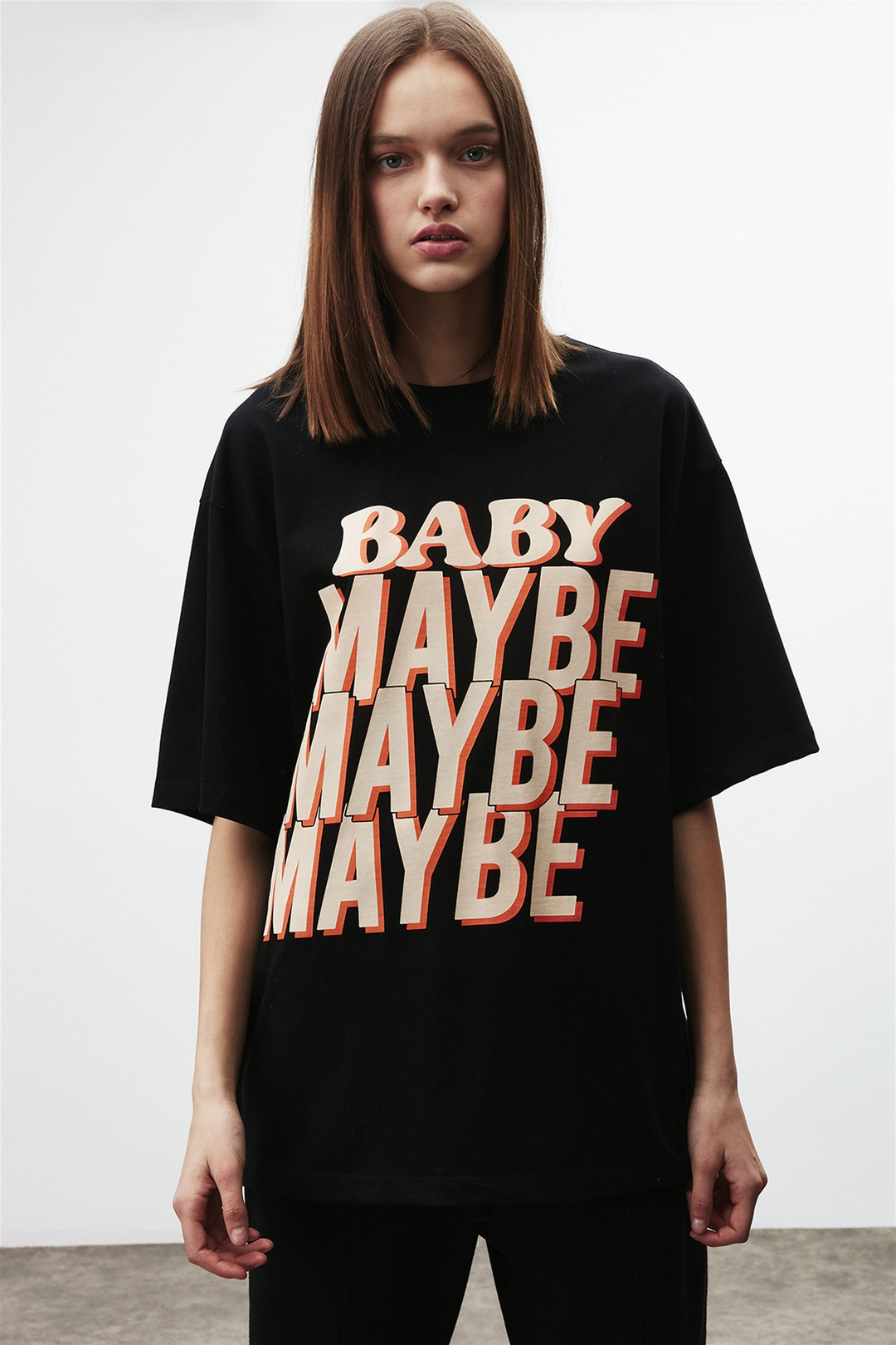 Maybe Kadın Siyah Baskılı Yuvarlak Yaka Oversize T-Shirt