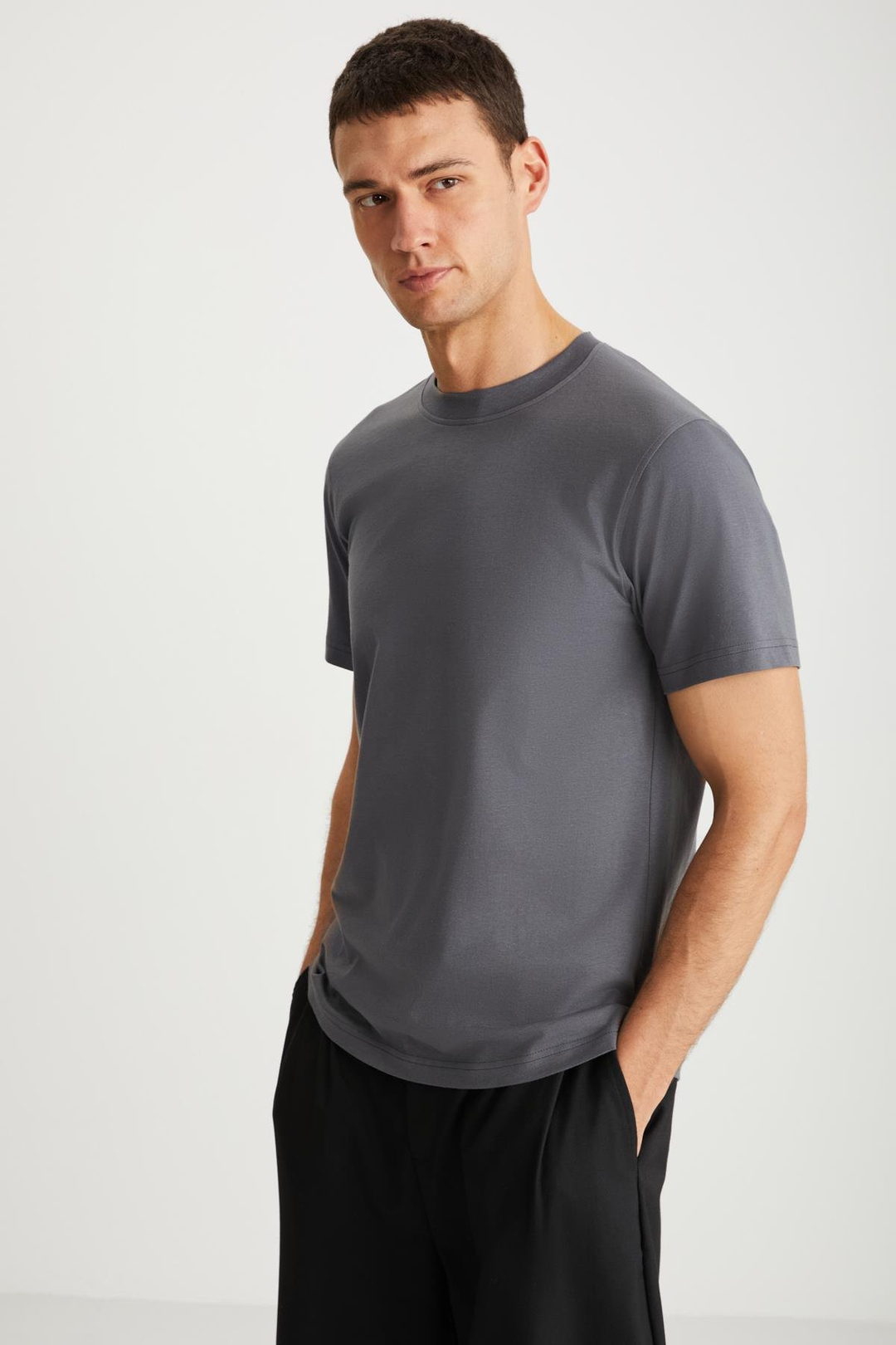 MICHEL Erkek Slim Fit Dar Kesim %100 Organik Pamuklu Yana Kayan Dikişli  Basic Örme Koyu Gri T-Shirt