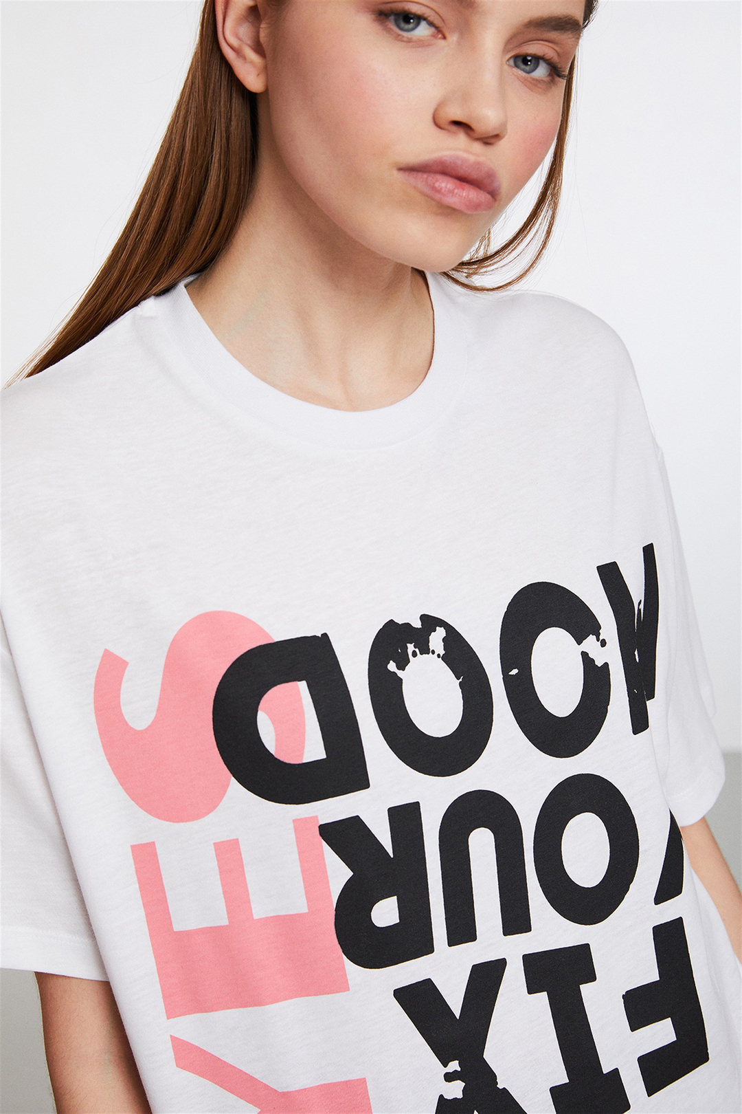 MULAN Kadın Beyaz Baskılı Yuvarlak Yaka Oversize T-Shirt