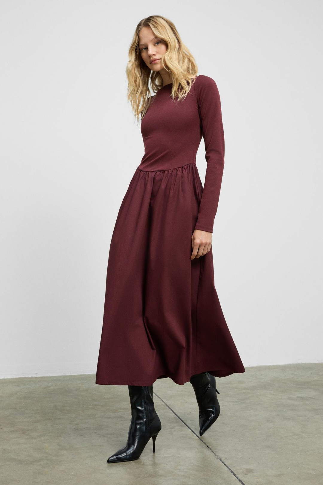 PANI Kadın Maxi Boy Etek Kısmı Dokuma Poplin Kloş Üst Kısmı Esnek Viskon Elastan Şık Bordo Elbise