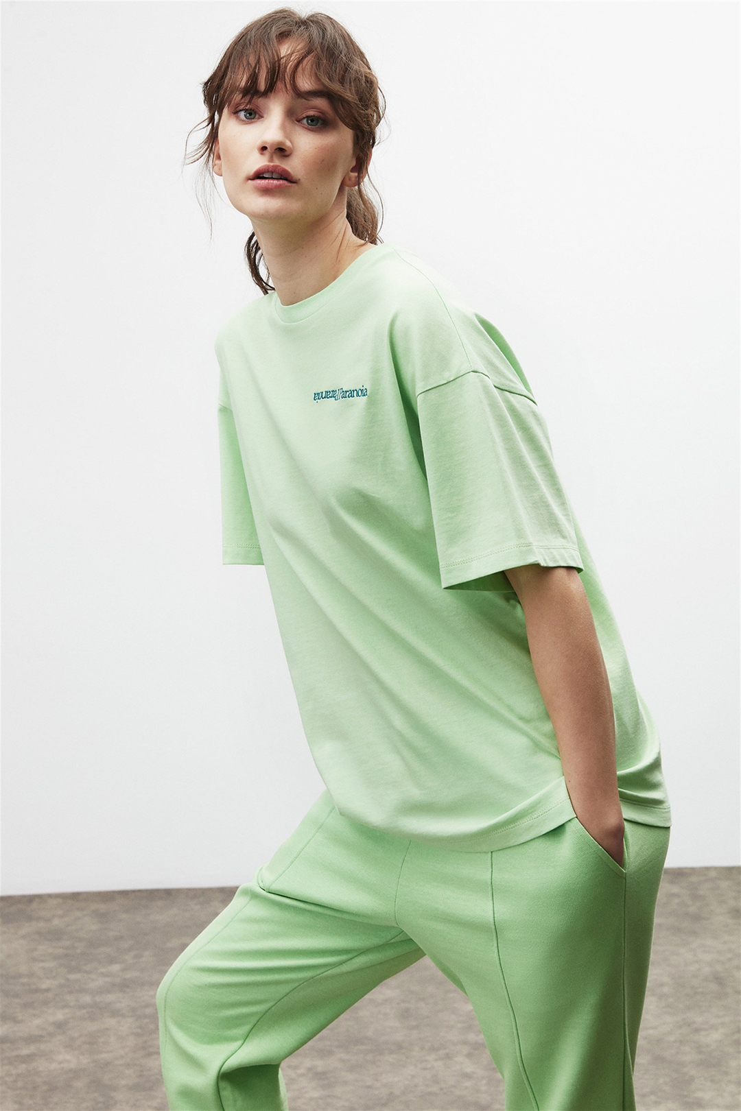 PARANOIA Kadın Yeşil Nakışlı-İşlemeli Yuvarlak Yaka Oversize T-Shirt