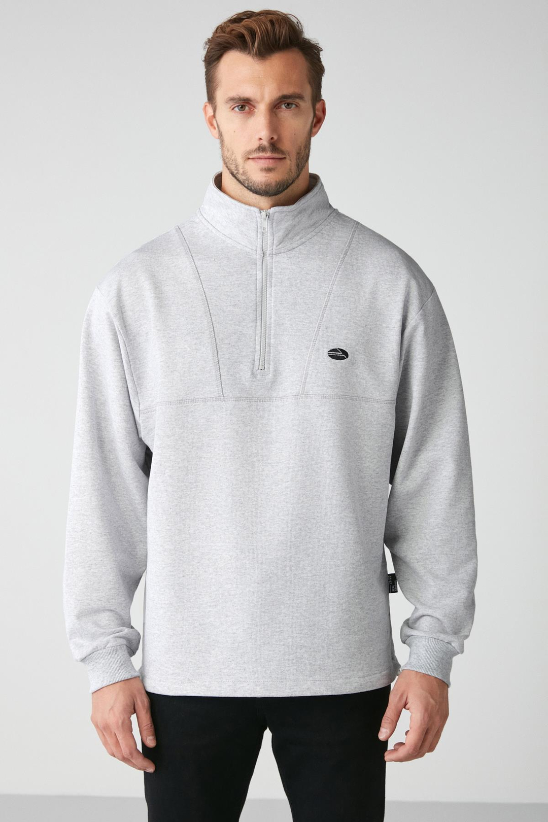 RADIANT Erkek %100 Organik Pamuk Nakış Detaylı Yarım Fermuarlı Dik Yakalı Grimelanj Sweatshirt
