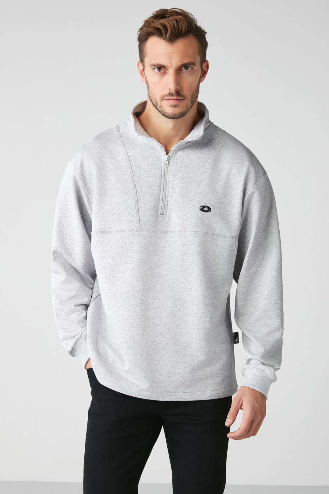 RADIANT Erkek %100 Organik Pamuk Nakış Detaylı Yarım Fermuarlı Dik Yakalı Grimelanj Sweatshirt