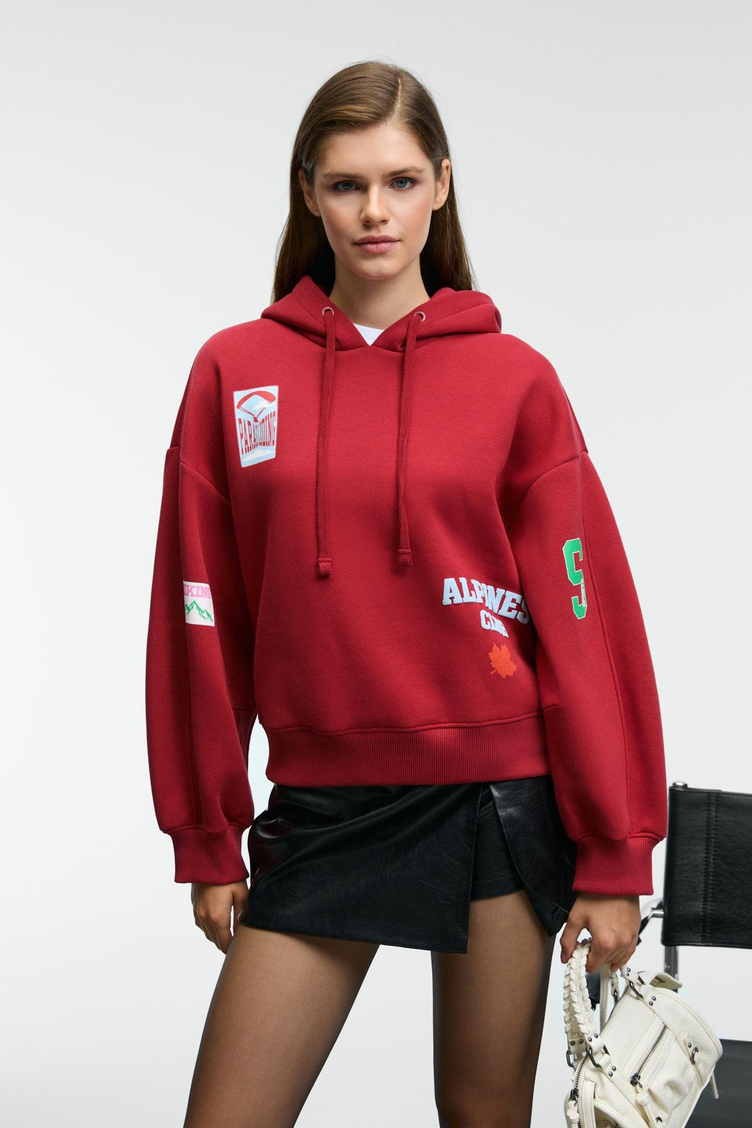 RHOVARA Kadın Oversize Kapüşonlu Baskı ve Nakış Detaylı Kırmızı Sweatshirt