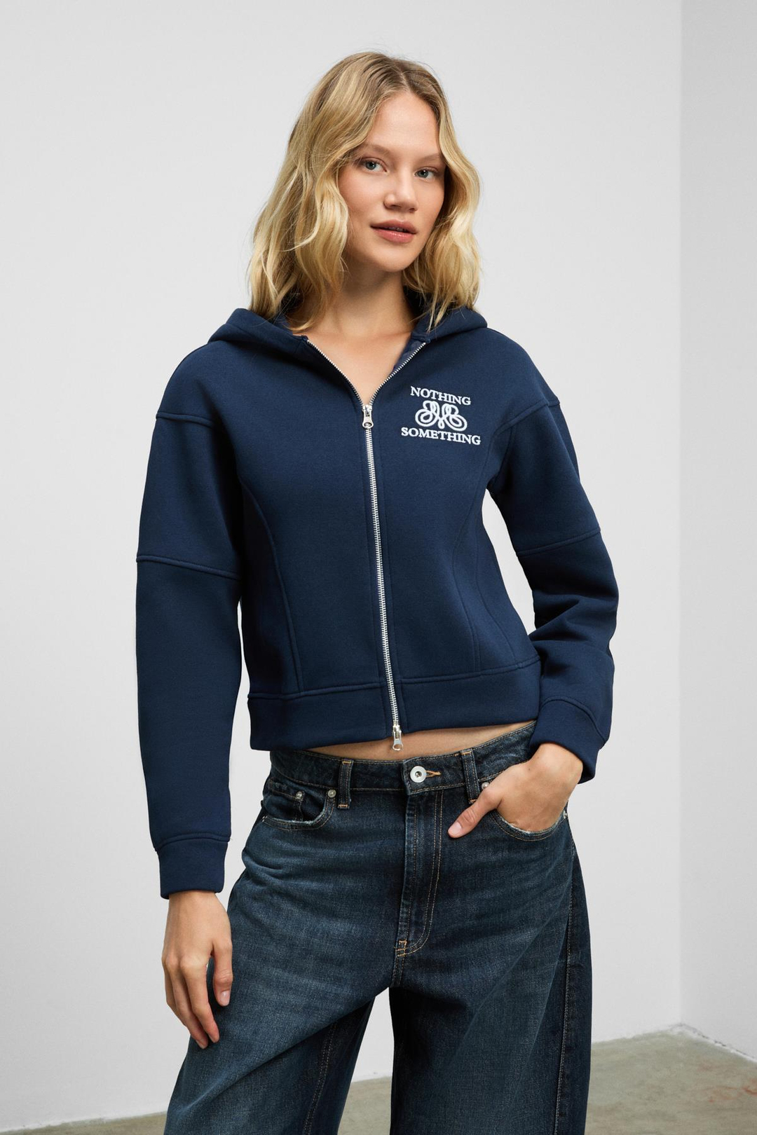 ROBINA Kadın Şardonlu Kapüşonlu Nakış Detaylı Lacivert Sweatshirt