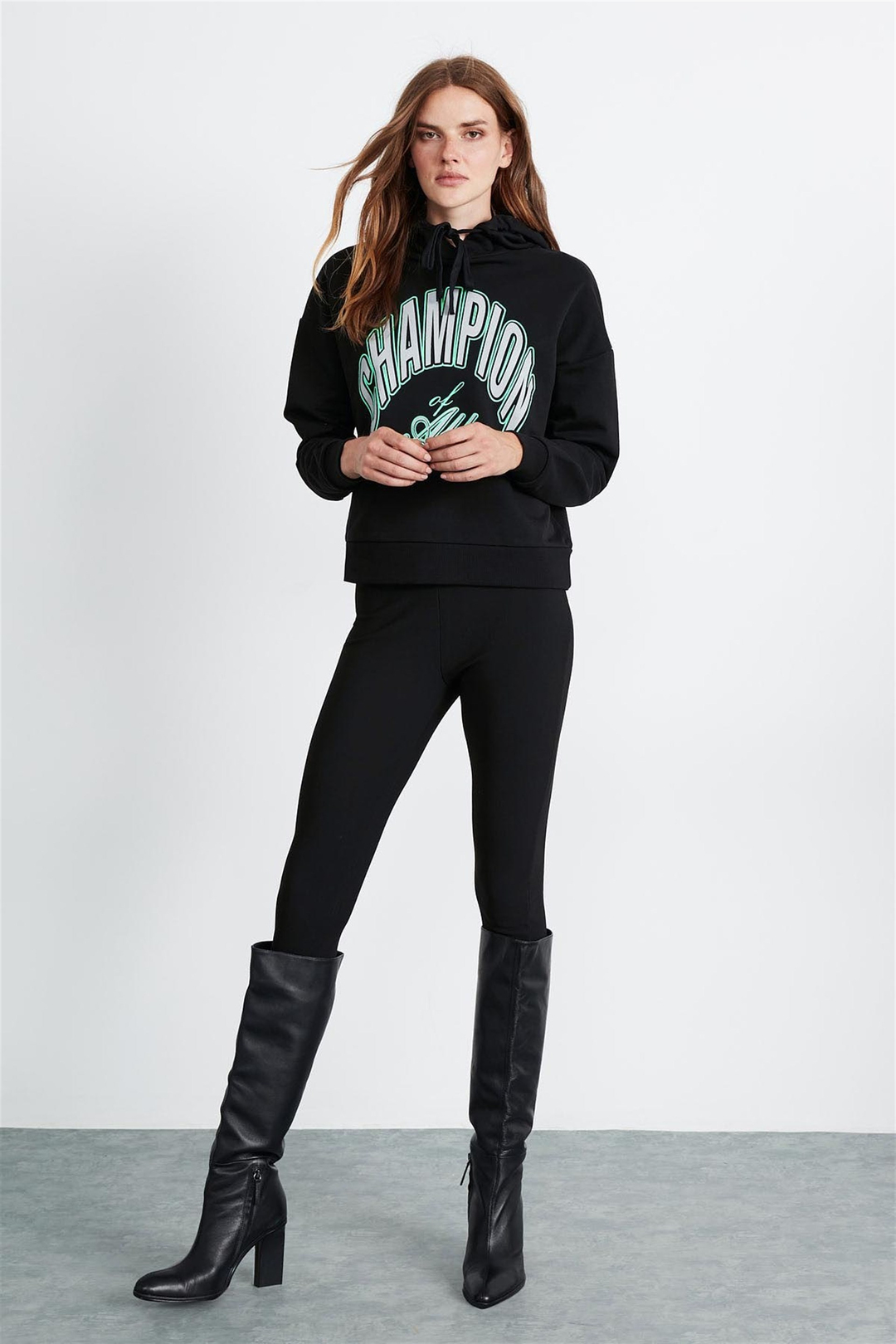 SERENITY Kadın Siyah Baskılı Kapüşonlu Oversize Sweatshirt
