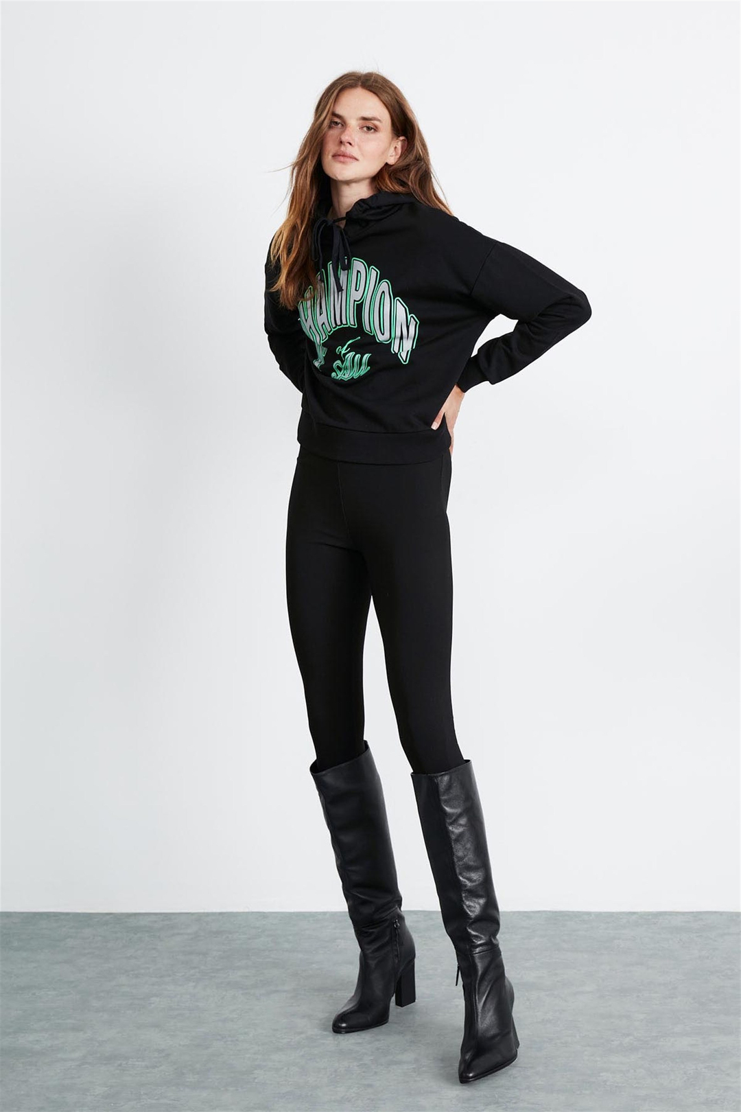 SERENITY Kadın Siyah Baskılı Kapüşonlu Oversize Sweatshirt