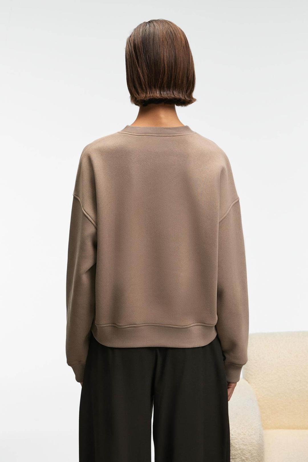SERENYA Kadın Pamuklu Etiket Detaylı Bisiklet Yaka Vizon Sweatshirt