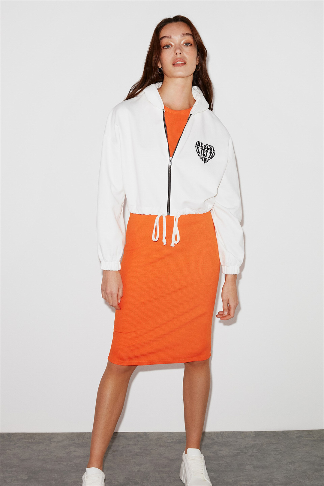SILK Kadın Beyaz Baskılı Kapüşonlu Crop Fit Sweatshirt