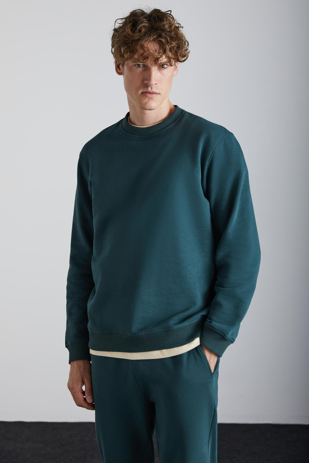 TRAVIS Erkek Organik Kumaşlı Yumuşacık Regular Fit Yuvarlak Yakalı Koyu Yeşil Sweatshirt