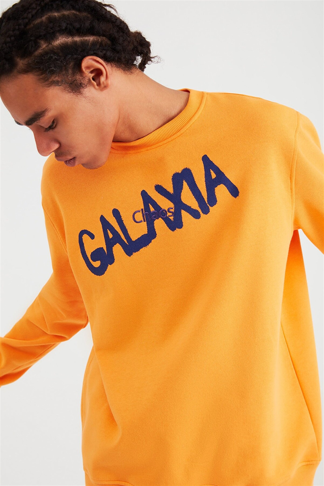 YEET Erkek Turuncu Baskılı ve Nakışlı Yuvarlak Yaka Comfort Fit Sweatshirt