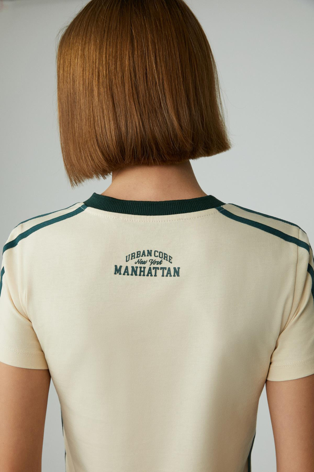 YEIDY Kadın Slim Baskılı Kısa Kol Asimetrik Yaka Bej T-Shirt