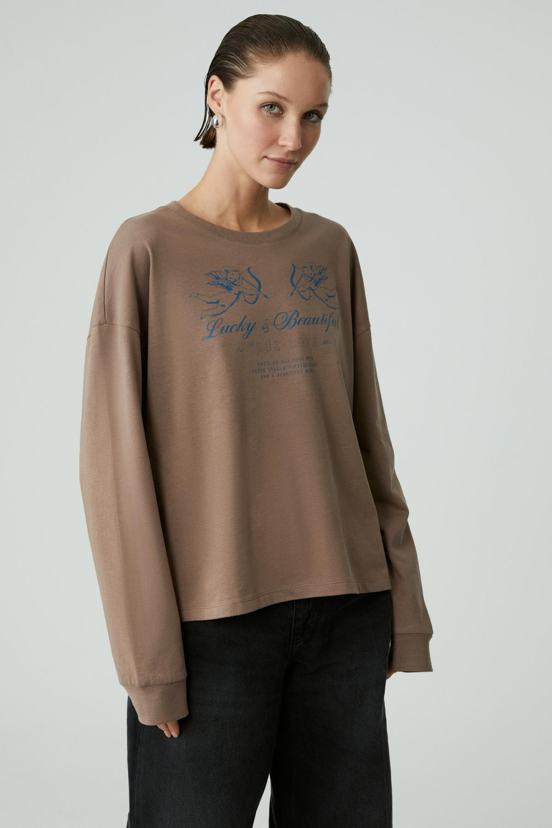 YOSELIN Kadın Uzun Kollu Baskılı Yuvarlak Yakalı Açık Kahverengi Bluz