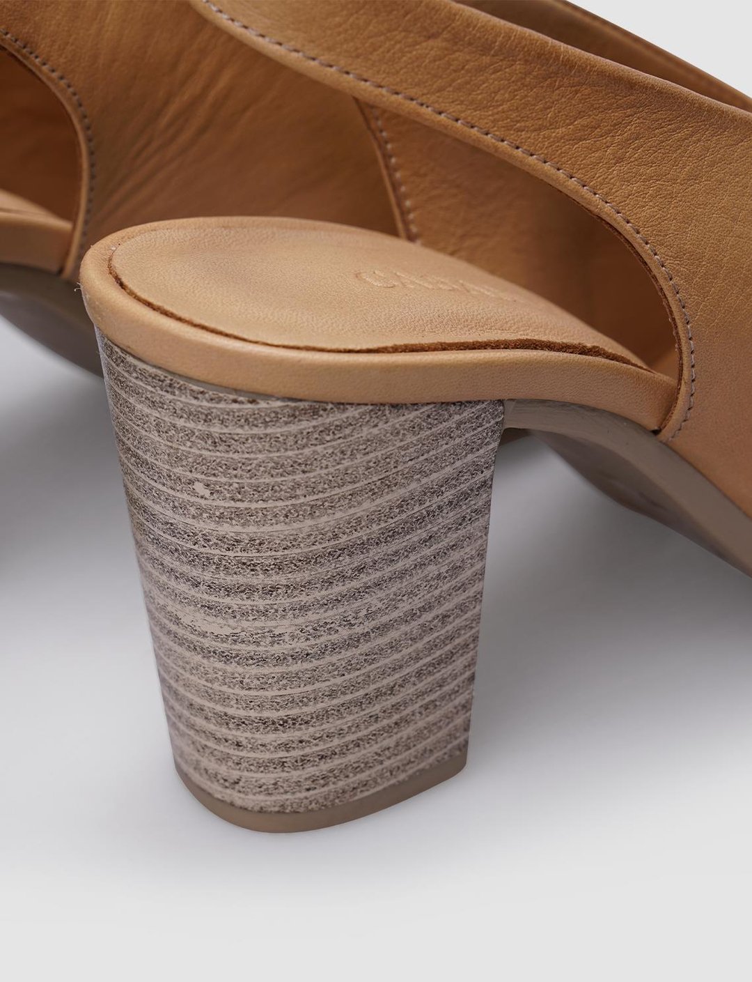 %100 Hakiki Deri Bej Kadın Sandalet