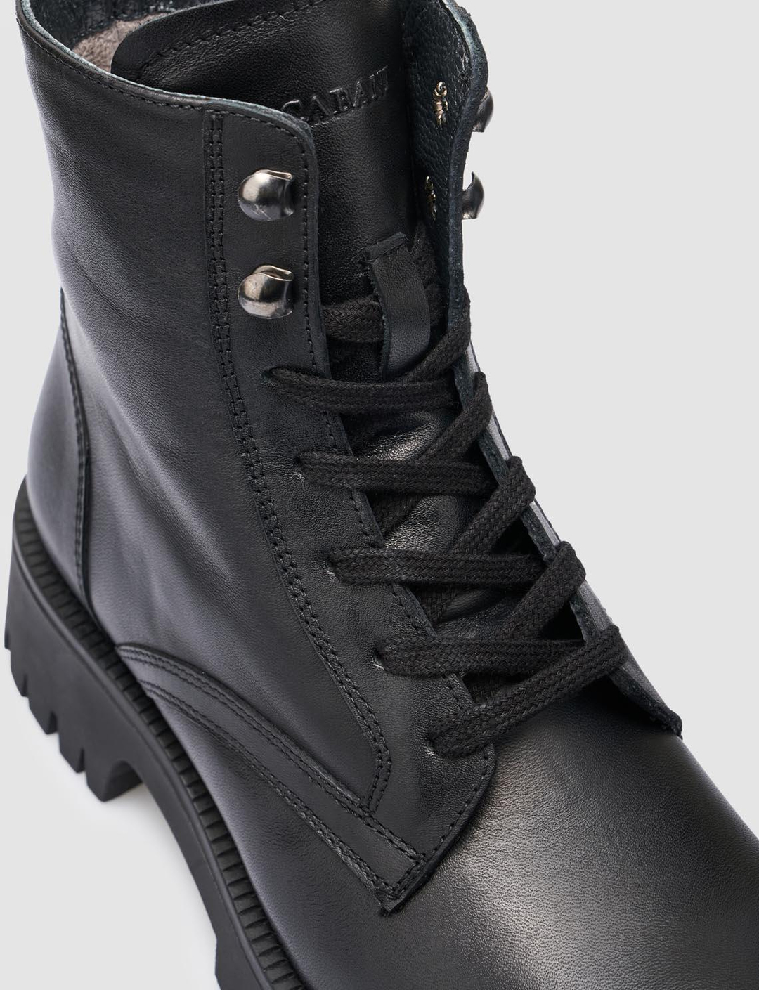 %100 Hakiki Deri Siyah Kadın Bot