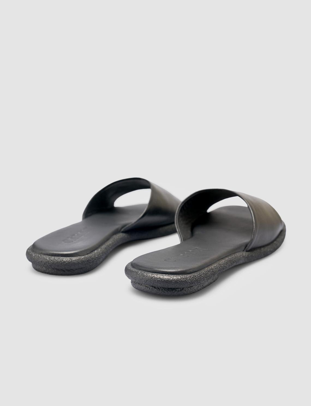 %100 Hakiki Deri Siyah Kadın Terlik