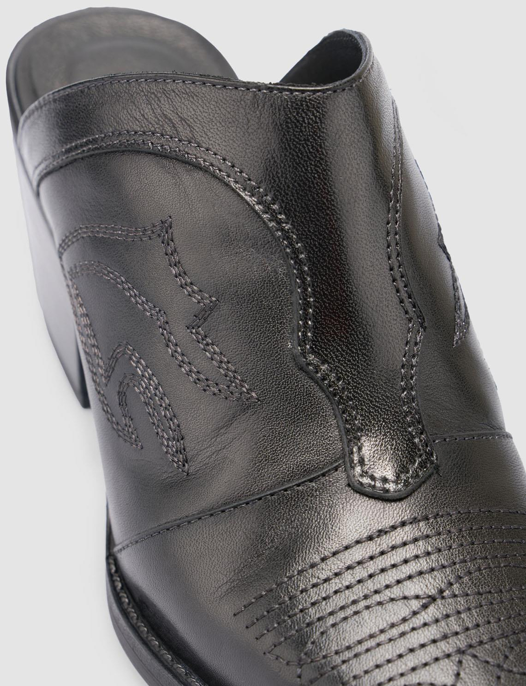 %100 Hakiki Deri Siyah Kadın Terlik