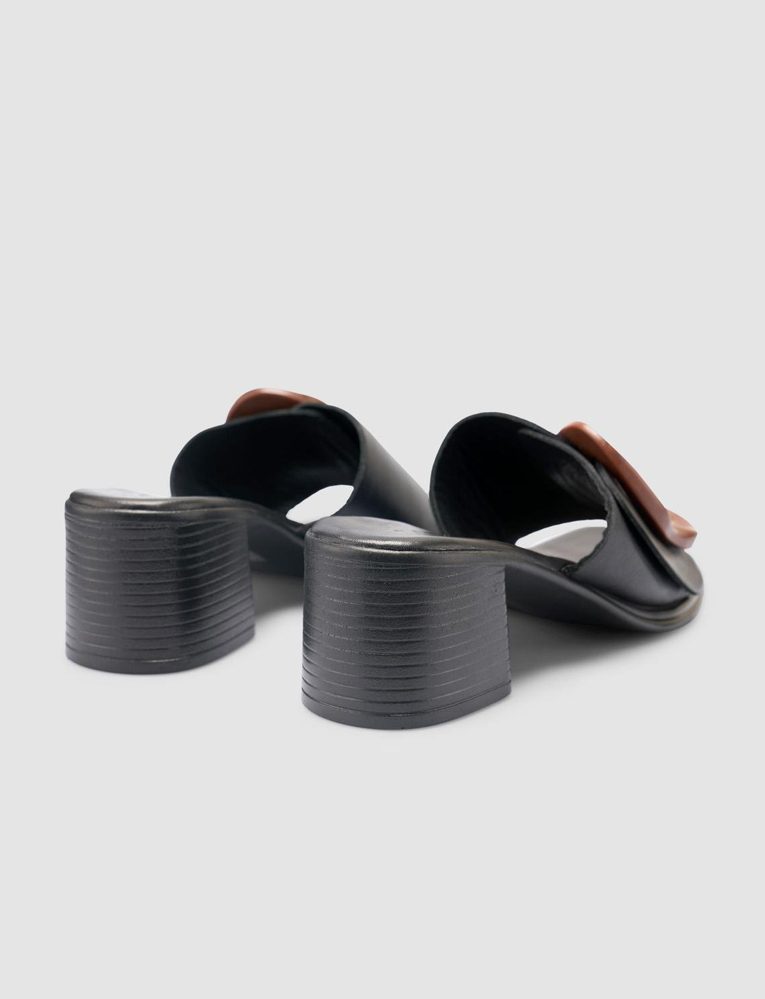 %100 Hakiki Deri Siyah Kadın Terlik