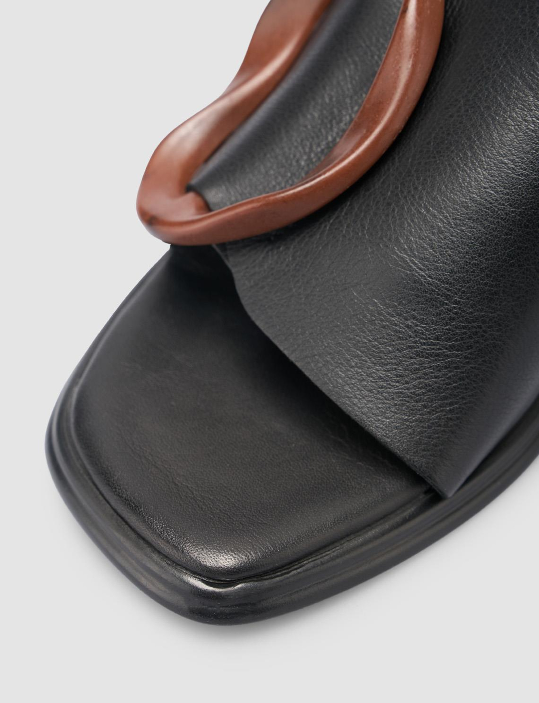 %100 Hakiki Deri Siyah Kadın Terlik