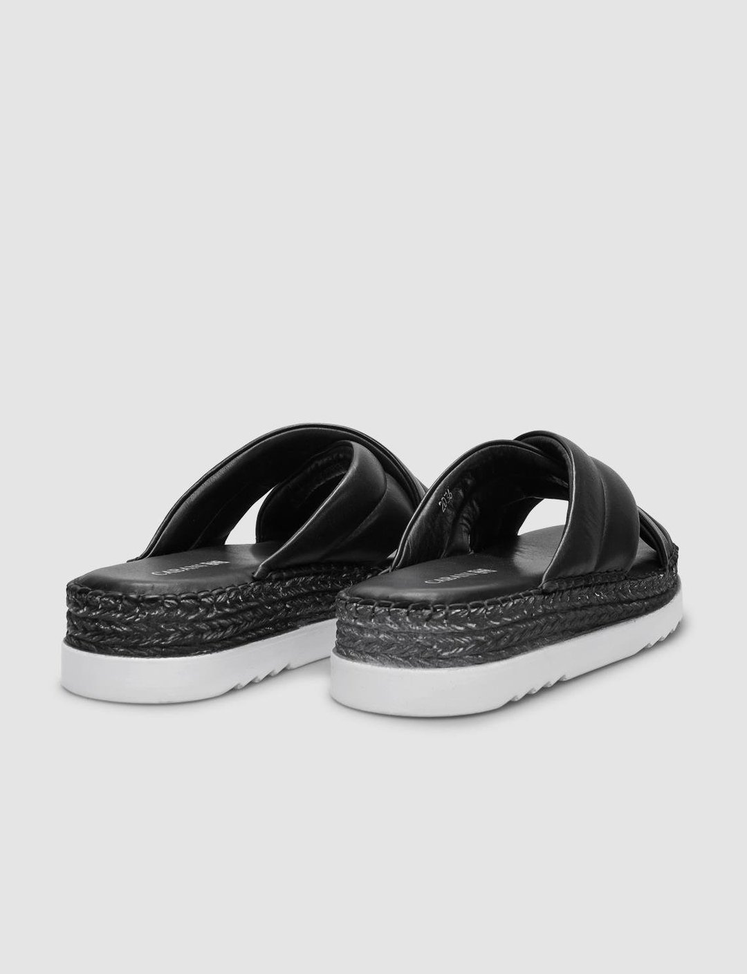 %100 Hakiki Deri Siyah Kadın Terlik