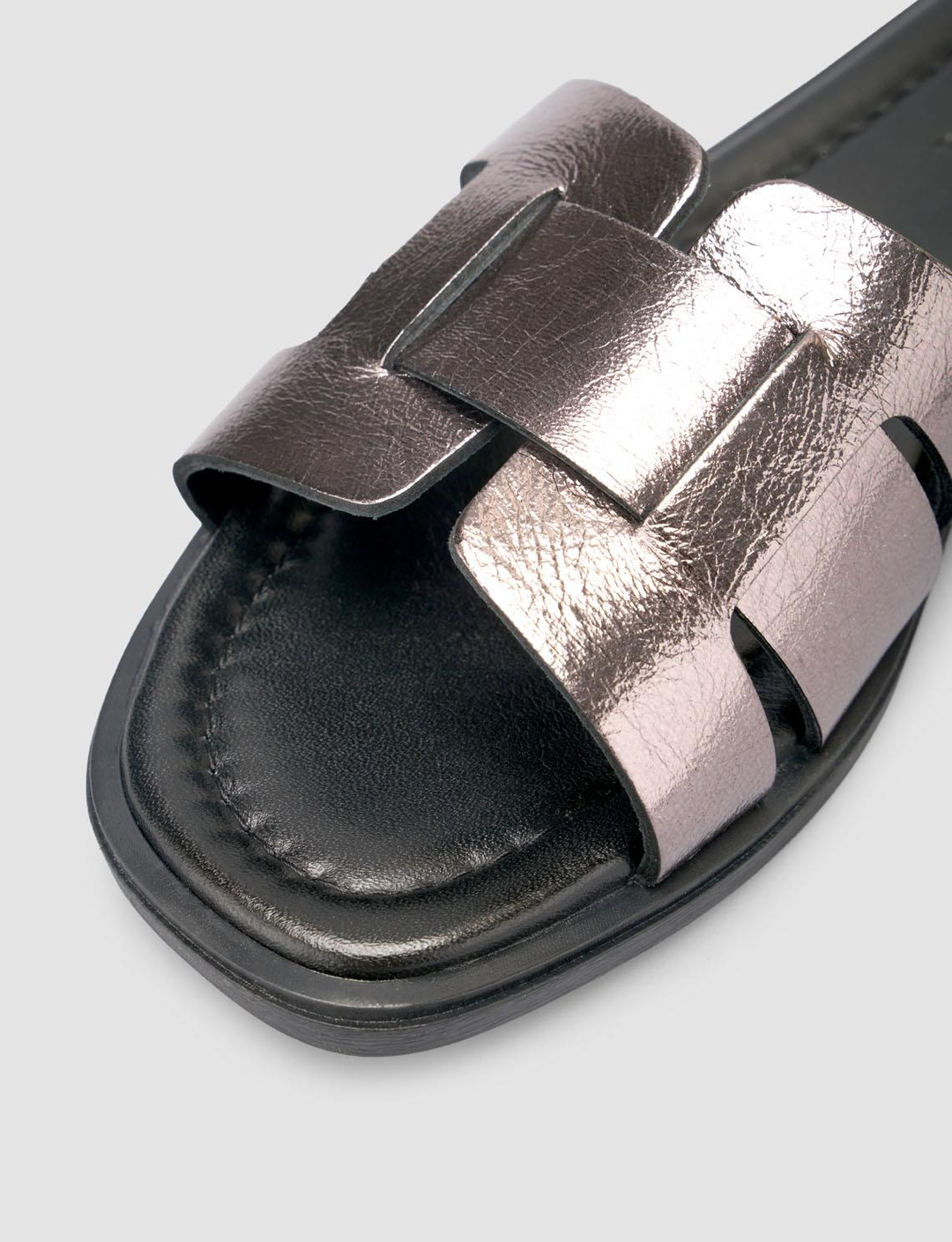 %100 Hakiki Deri Siyah Kadın Terlik