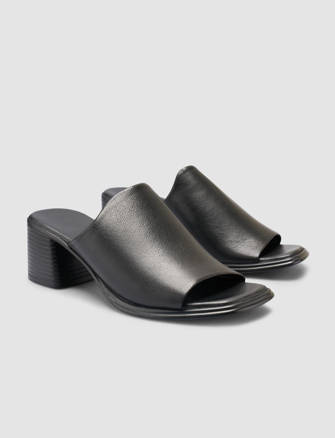 %100 Hakiki Deri Siyah Kadın Terlik