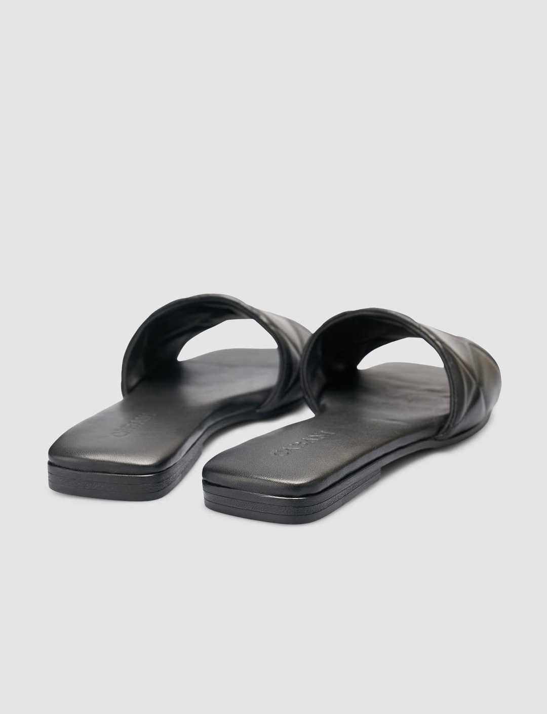 %100 Hakiki Deri Siyah Kadın Terlik