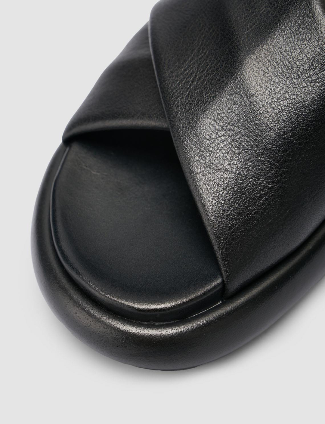 %100 Hakiki Deri Siyah Kadın Terlik