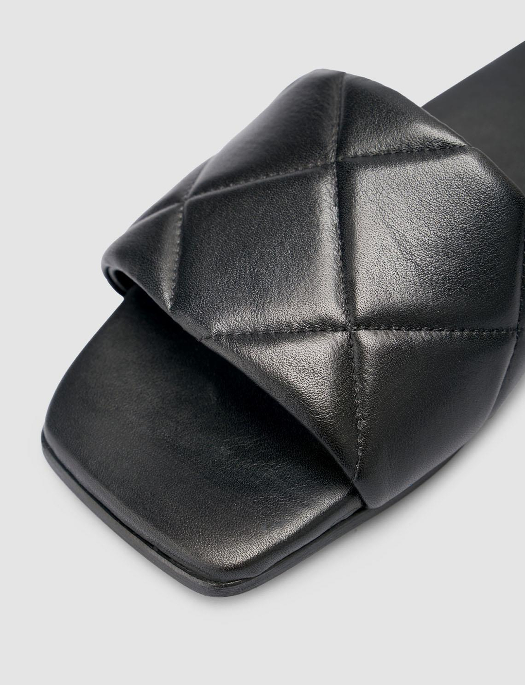 %100 Hakiki Deri Siyah Kadın Terlik