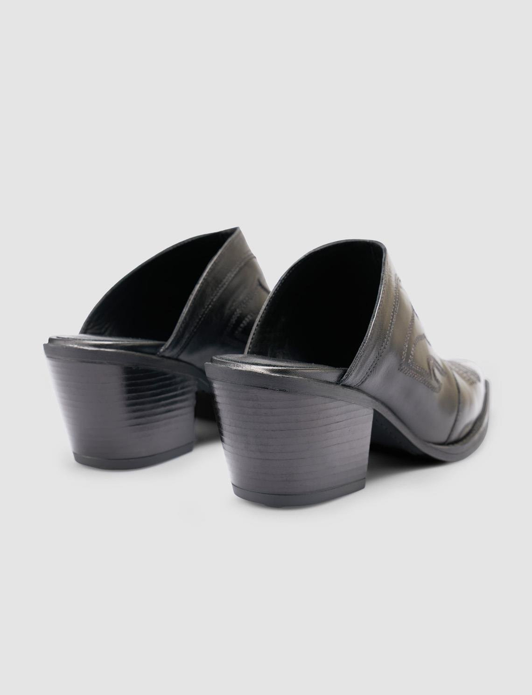 %100 Hakiki Deri Siyah Kadın Terlik