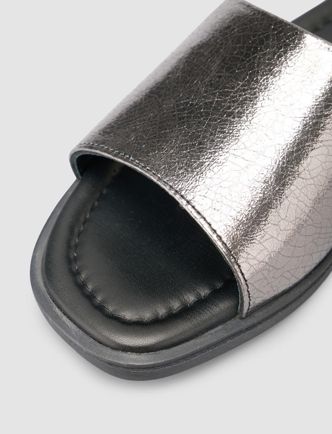 %100 Hakiki Deri Siyah Kadın Terlik