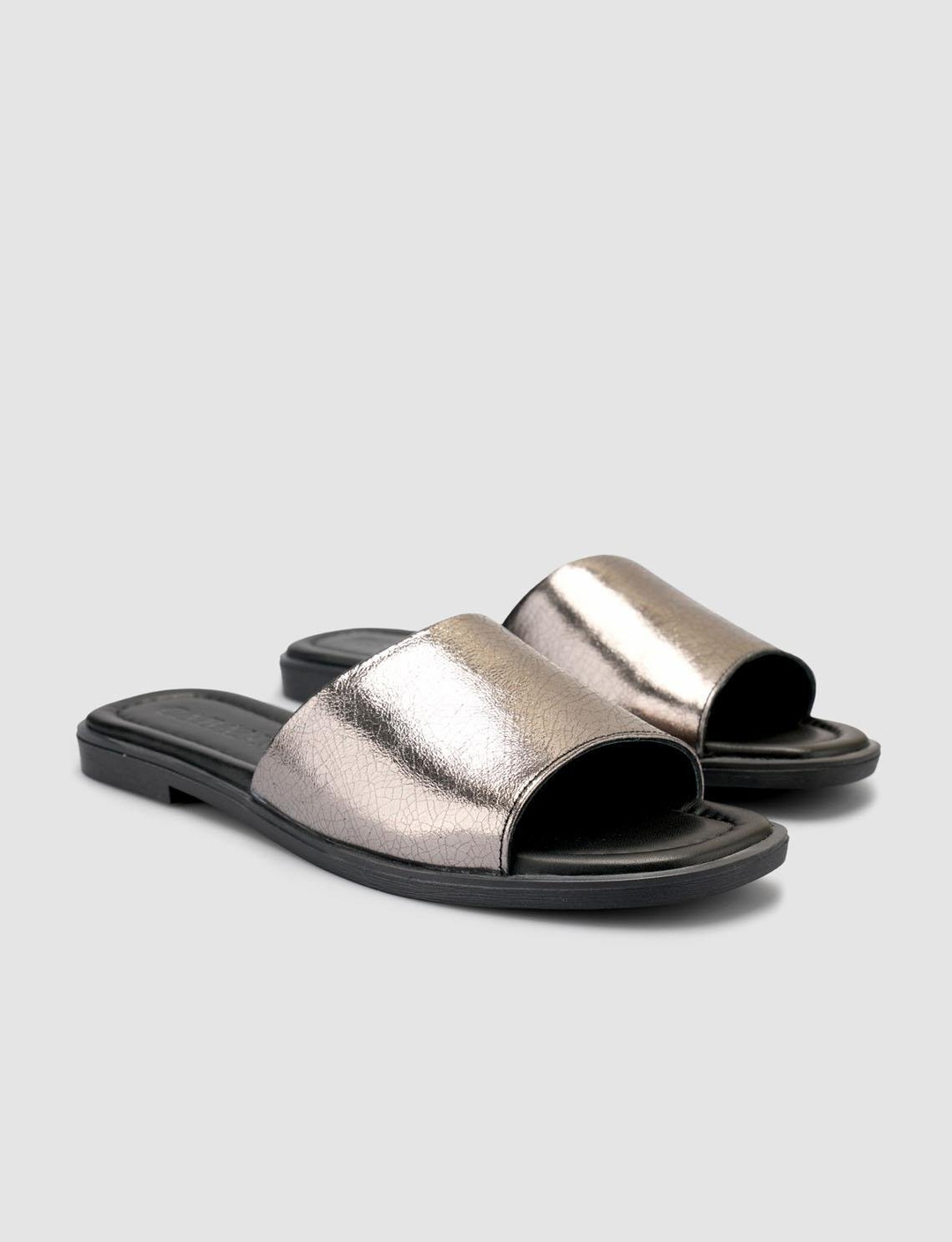 %100 Hakiki Deri Siyah Kadın Terlik