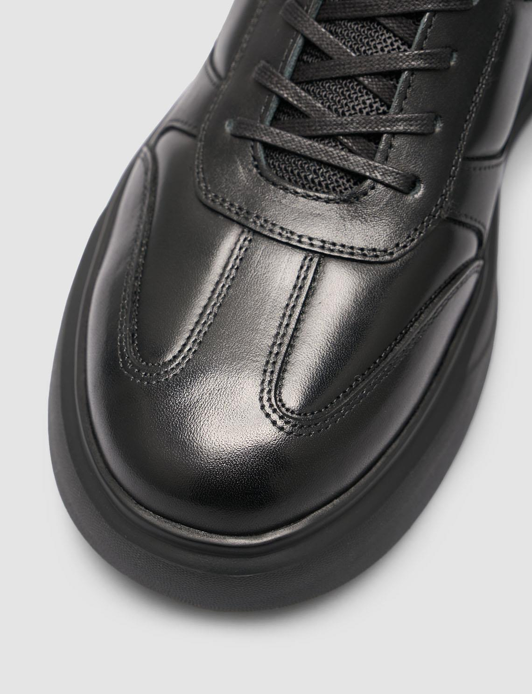 2025-Mevsimlik-Erkek-Ayakkabı