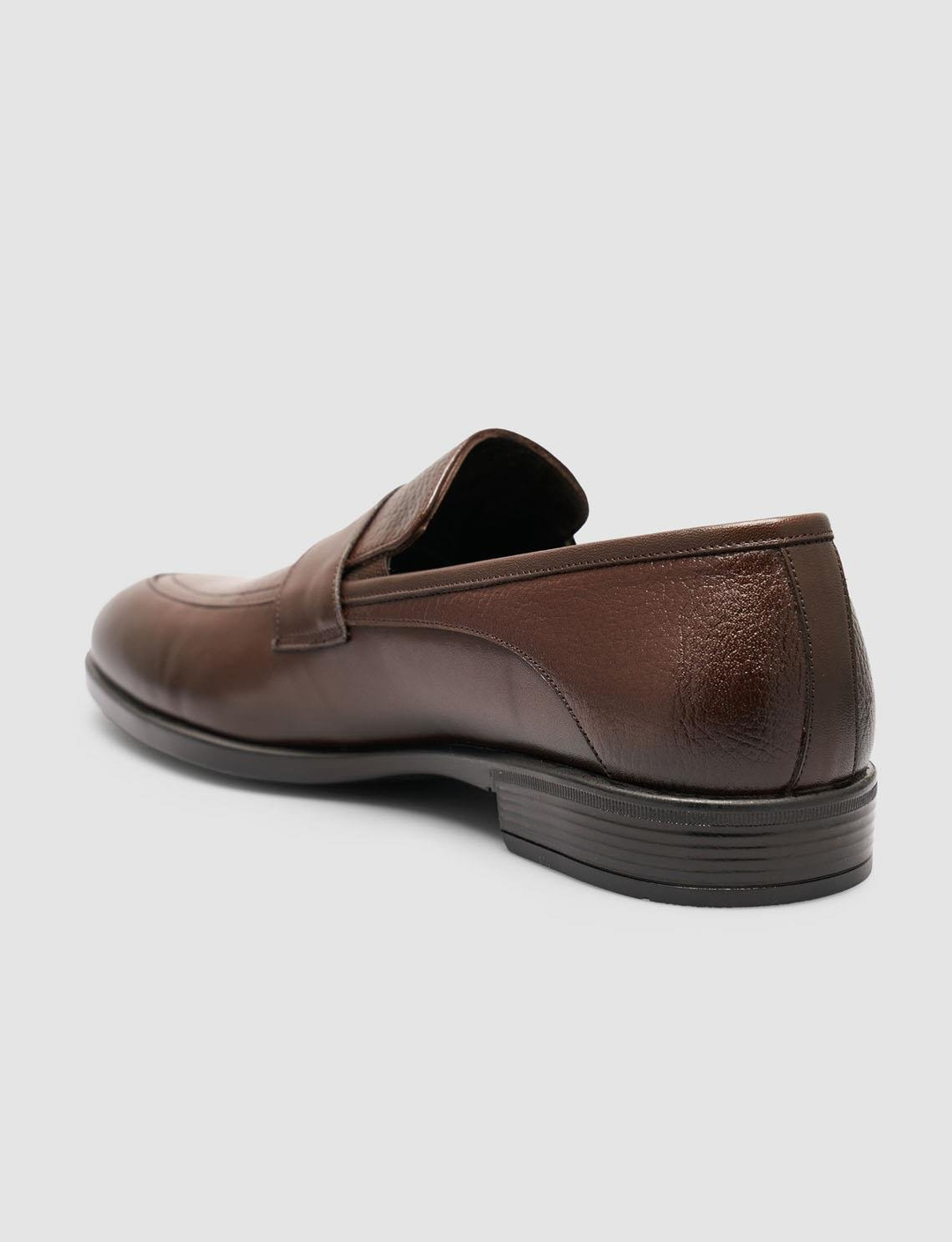 2025-Mevsimlik-Erkek-Ayakkabı