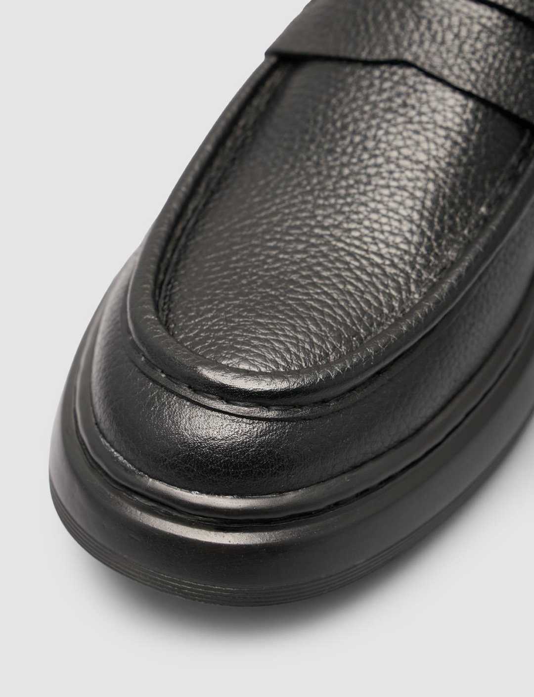 2025-Mevsimlik-Erkek-Ayakkabı