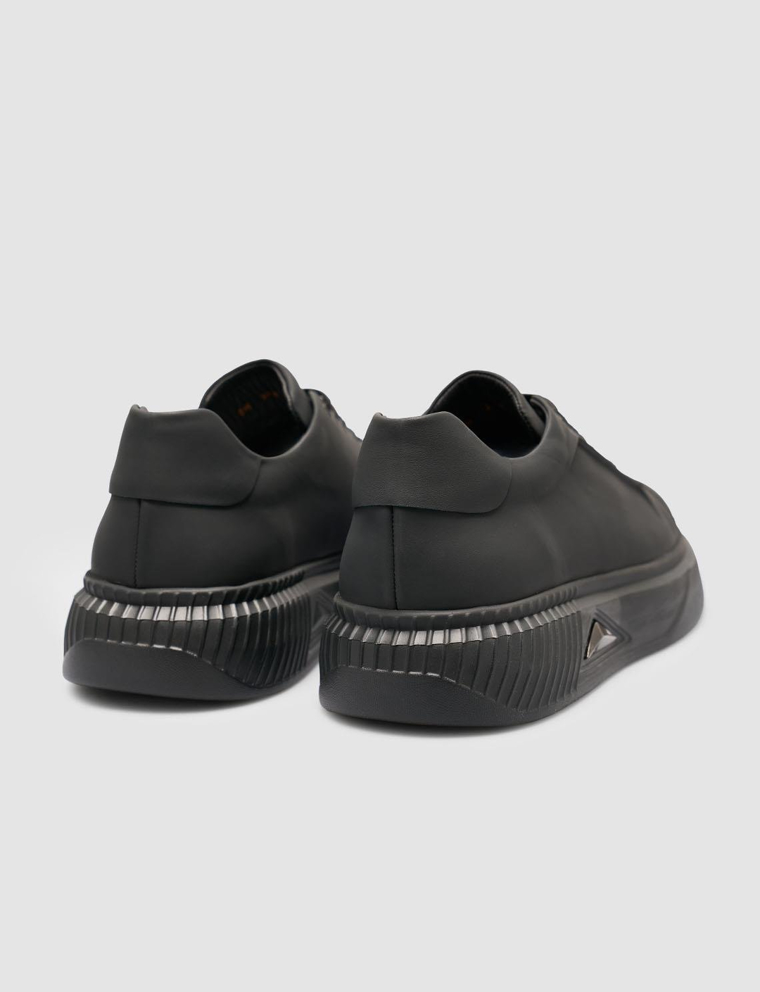 2025-Mevsimlik-Erkek-Ayakkabı