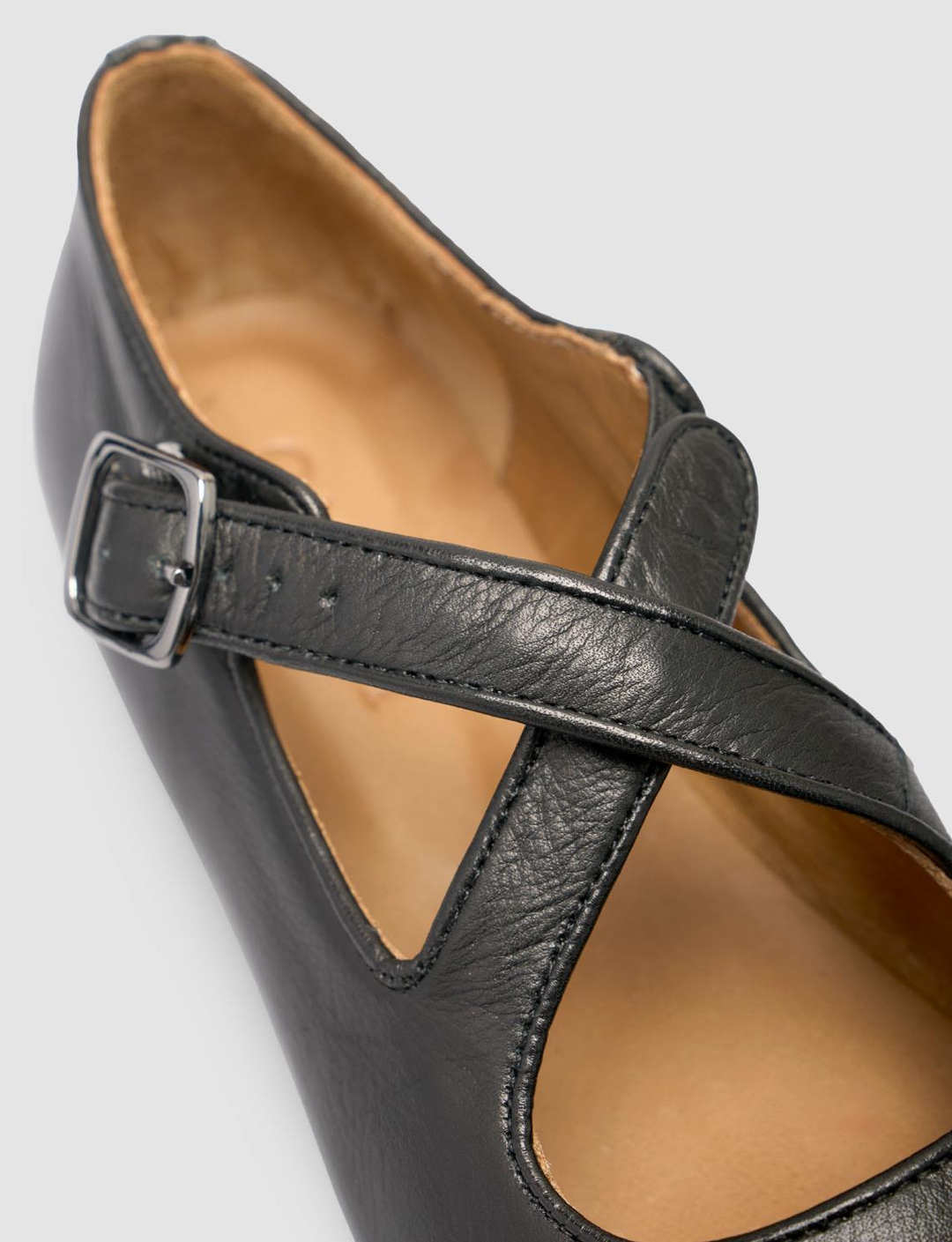 2025-Mevsimlik-Kadın-Ayakkabı