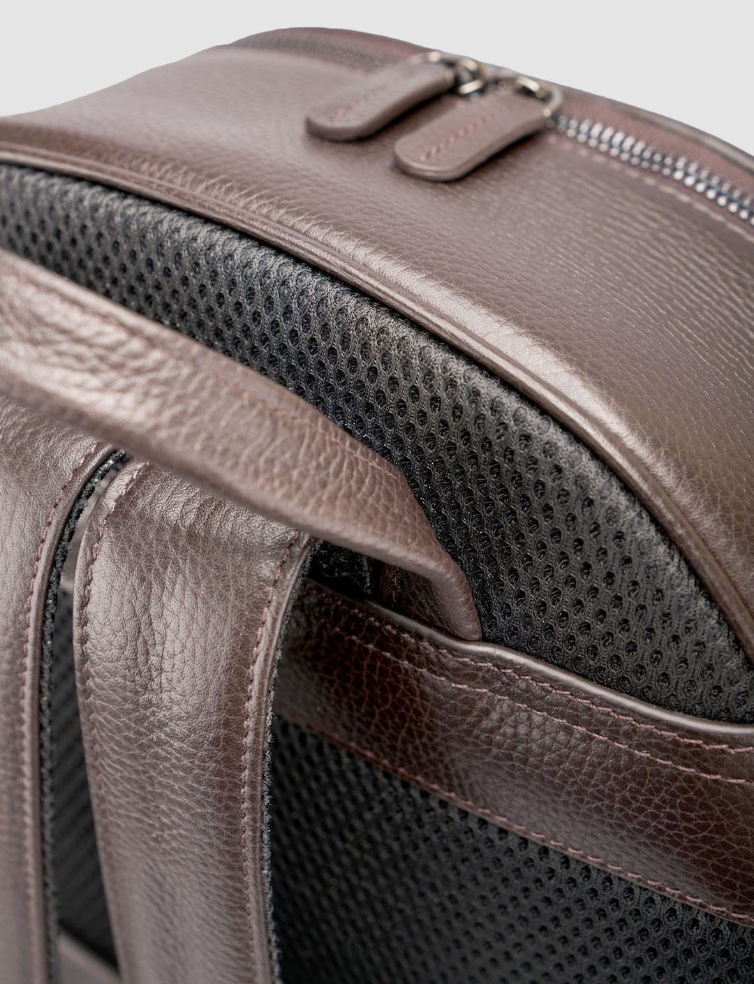 2026-SS-Mevsimlik-Erkek-Çanta