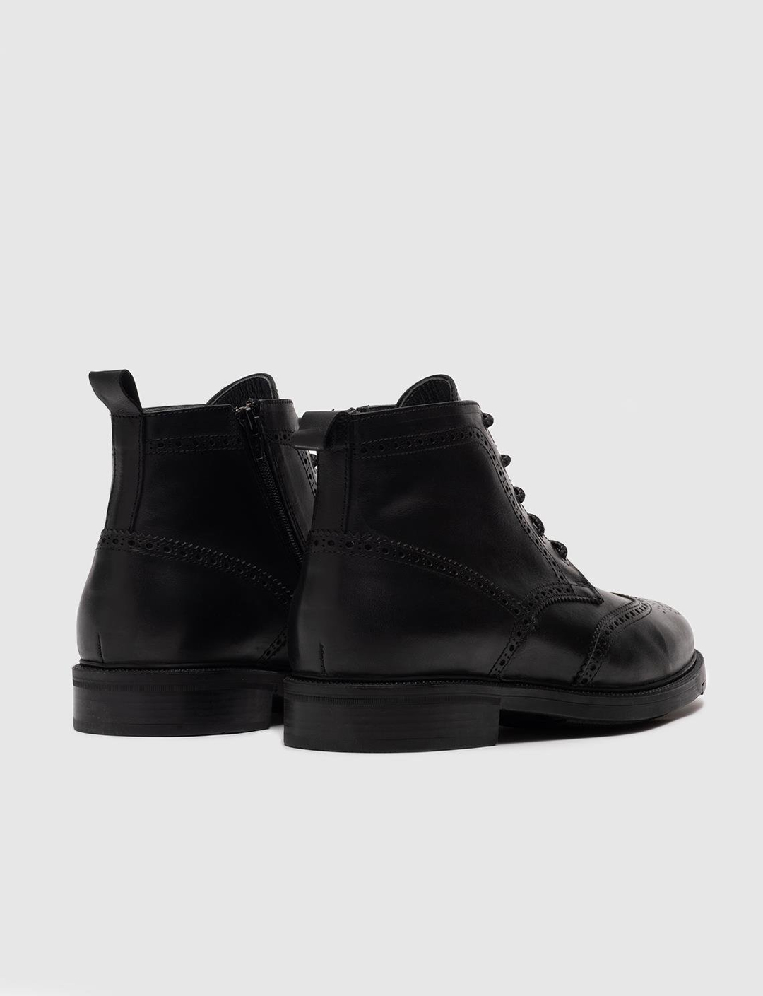 Arkada Çekme Kulakçıklı Hakiki Deri Siyah Fermuarlı Erkek Bot