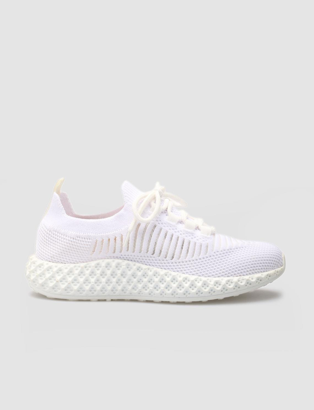Beyaz Bağcıklı Kadın Spor Ayakkabı