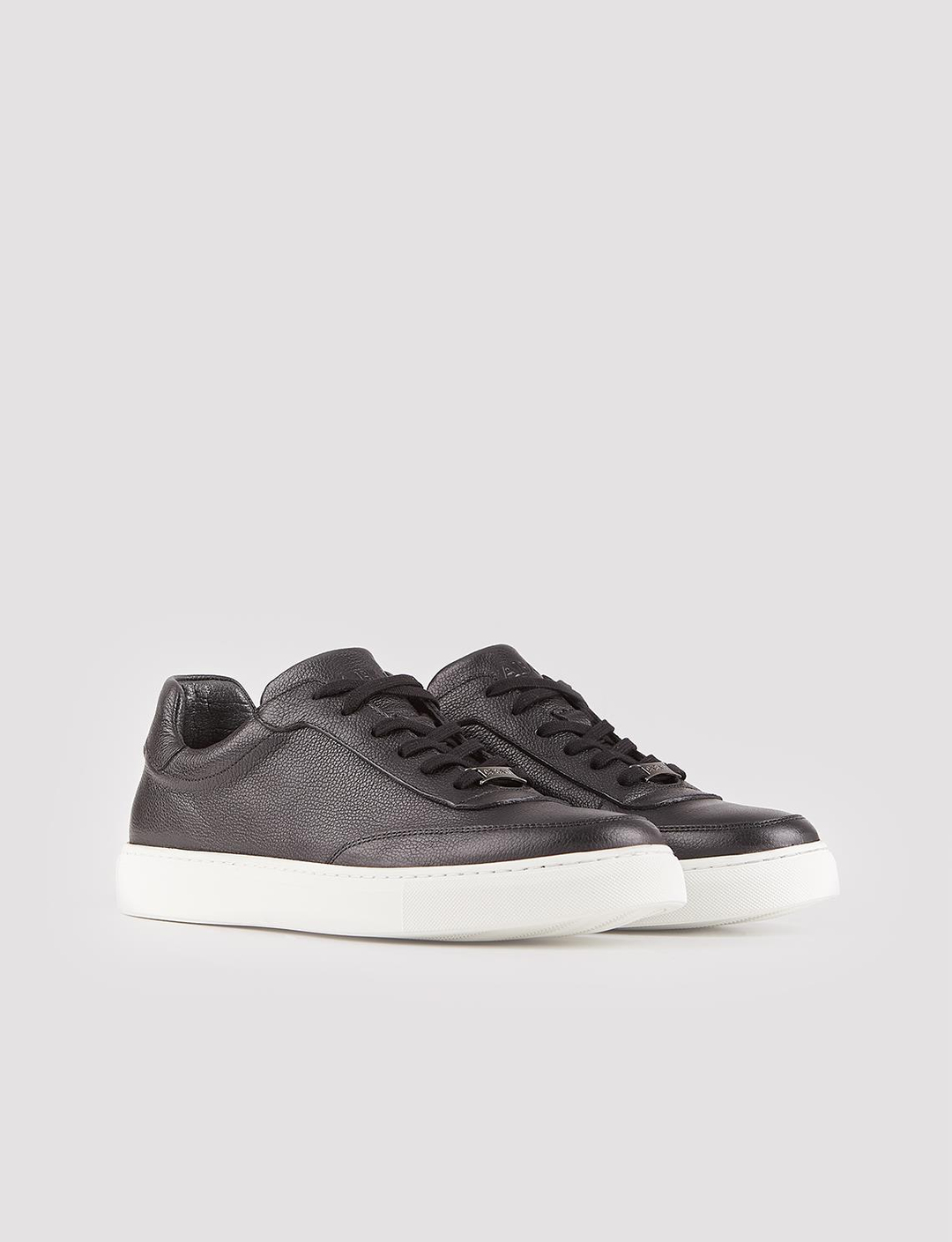 Erkek Hakiki Deri Beyaz Tabanlı Siyah Bağcıklı Spor Ayakkabı