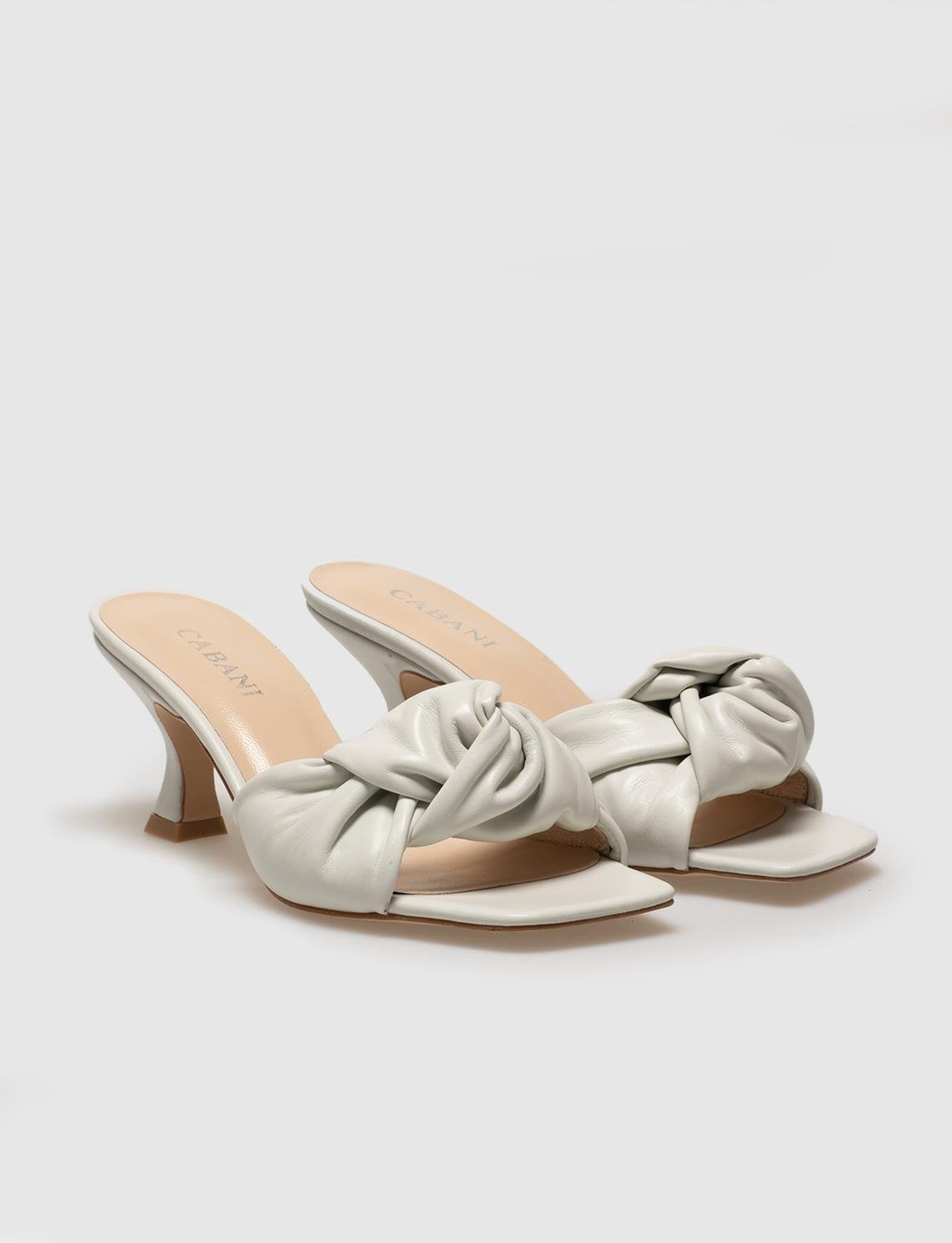 Hakiki Deri Bej Kadın İnce Topuklu Terlik