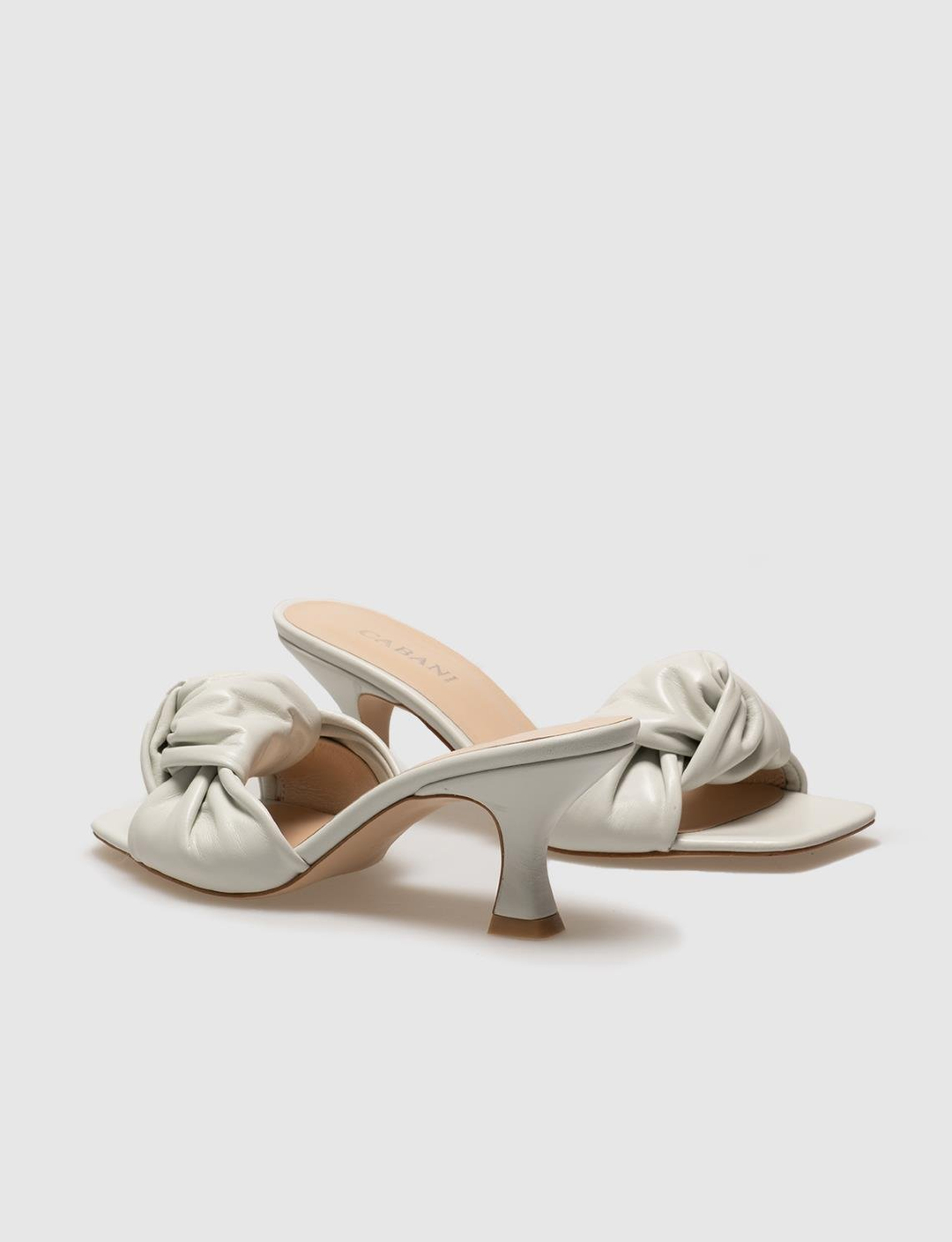 Hakiki Deri Bej Kadın İnce Topuklu Terlik